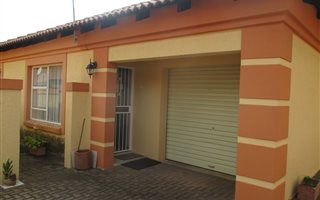 3 Bedroom Townhouse in Rensburg