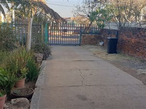 4 Bed House in Fishers Hill