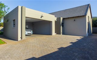 3 Bedroom House in Leloko