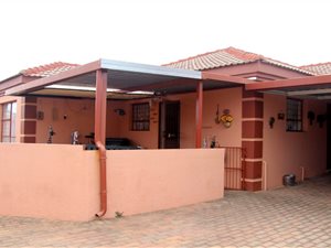3 Bed Townhouse in Eike Park