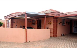 3 Bedroom Townhouse in Eike Park