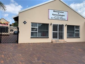 300 m² Office Space in New Redruth