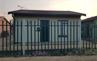 2 Bedroom House in Embalenhle