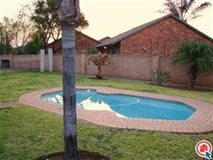 2 Bed Townhouse in Highveld