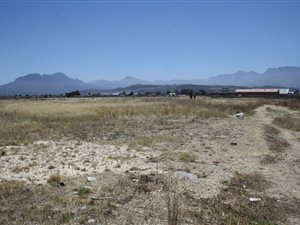 1.8 ha Land available in Southfork