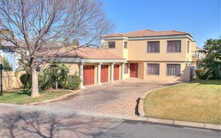 4 Bedroom House in Dainfern Valley