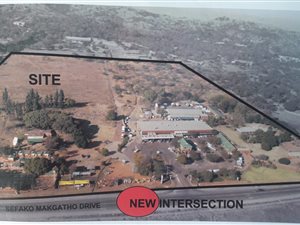 12.9 ha Land available in Derdepoort