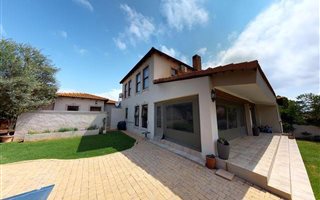 4 Bedroom House in Mooikloof Gardens