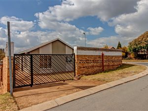 2 Bed House in Cosmo City
