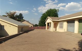 1 Bedroom House in Blanchville