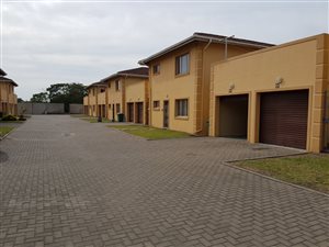2 Bedroom Apartment in Veld En Vlei