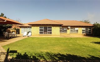 4 Bedroom House in Erasmus