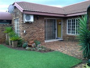 3 Bed Townhouse in Vanderbijlpark SE3
