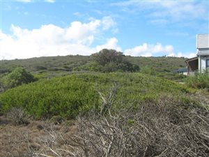 855 m² Land available in Moquini Coastal Estate