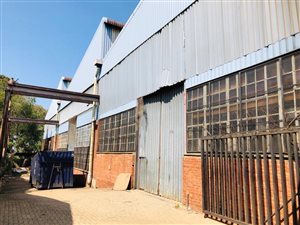 3000 m² Industrial space in Lea Glen