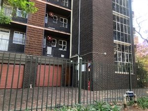 2.5 Bed Flat in Arcadia