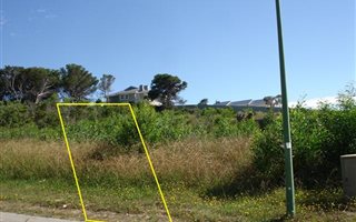 1361 m² Land available in Robberg Ridge