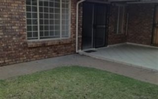 3 Bedroom Simplex in Pierre van Ryneveld