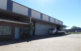 3000 m² Office Space in Alton
