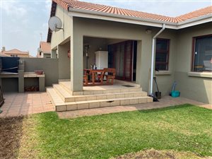 3 Bed Townhouse in Hughes