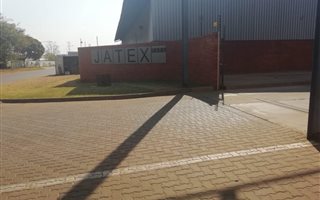333 m² Industrial space in Rosslyn
