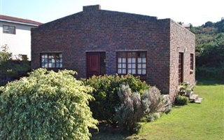 2 Bedroom House in Oyster Bay