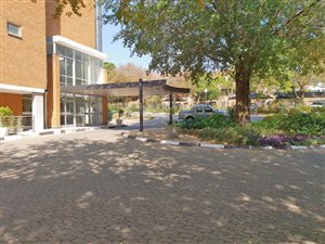 3 Bed Apartment in Benmore Gardens