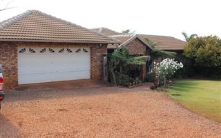 5 Bedroom House in Grootfontein Estate