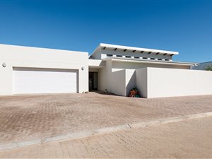 3 Bed House in Oudtshoorn