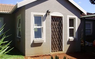 2 Bedroom Townhouse in Weltevreden Park