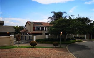 4 Bedroom House in Amberfield Manor
