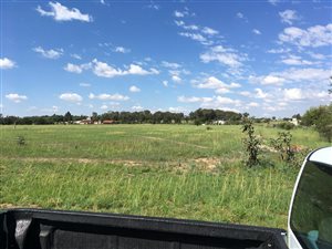 2.1 ha Land available in Theoville