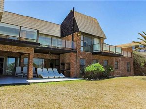 5 Bed House in Jeffreys Bay