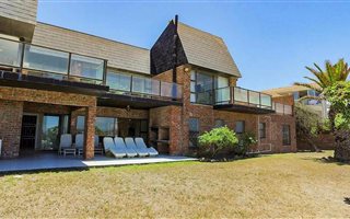 5 Bedroom House in Jeffreys Bay