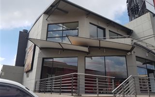 440 m² Retail Space in Cresta