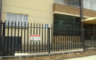 1 Bedroom Apartment in Rosettenville