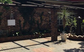1 ha Farm with House in Unitas Park