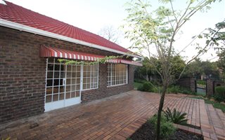 1 Bedroom Garden Cottage in Cresta