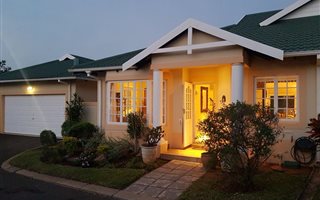 3 Bedroom Simplex in Somerset Park
