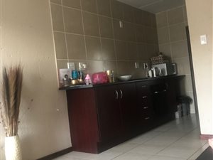 2 Bed Apartment in Aeroton