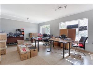 2000 m² Office Space in Fourways