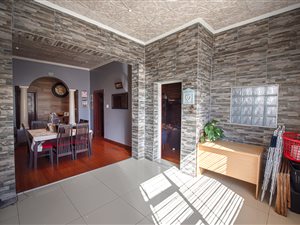 5 Bed House in Townsend Estate