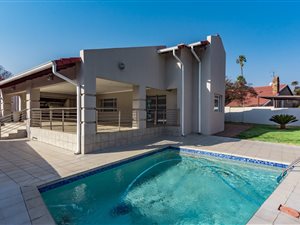 4 Bed House in Quellerina