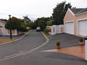 3 Bed House in Bizweni