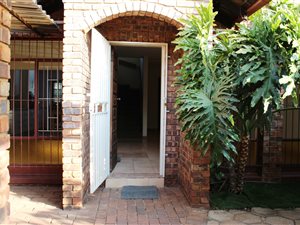 3 Bed Duplex in Elarduspark