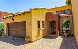 4 Bedroom Townhouse in Boardwalk Meander