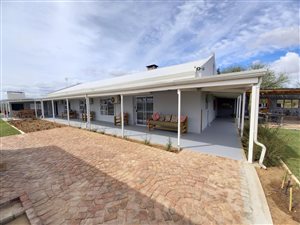 6.6 ha Farm in Oudtshoorn