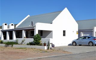 2 Bedroom House in St Helena Bay