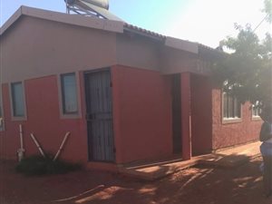 2 Bed House in Lehae