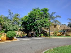 3 Bed Townhouse in Honeydew Ridge